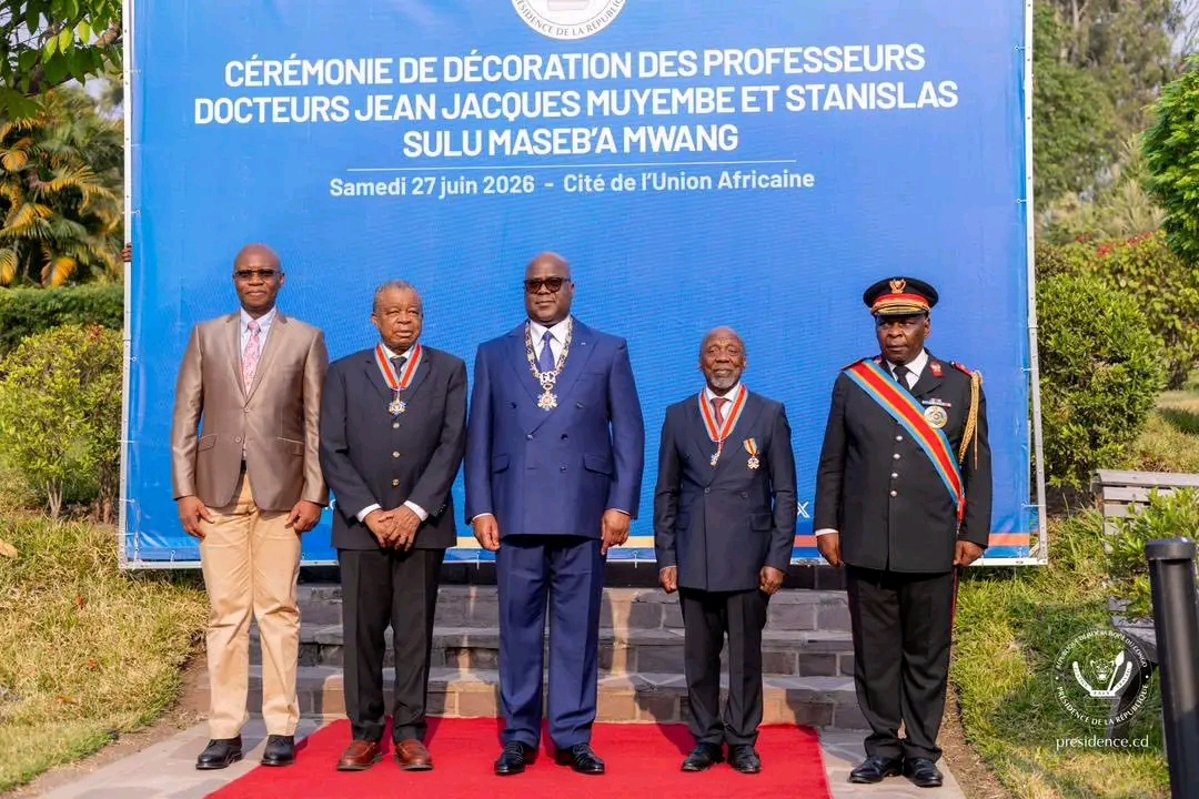RDC : Le Président Tshisekedi honore deux figures majeures de la science congolaise, Muyembe et Sulu décorés pour leurs parcours d’exception