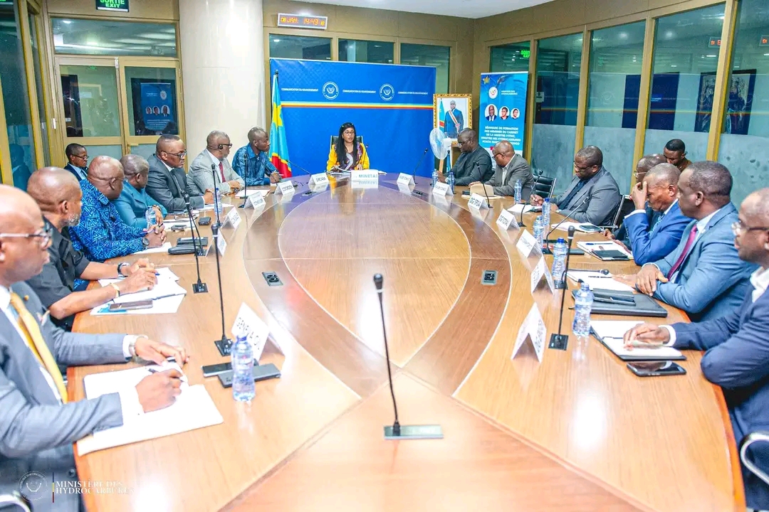 RDC : rareté des produits pétroliers en provinces, le gouvernement convoque les opérateurs du secteur.