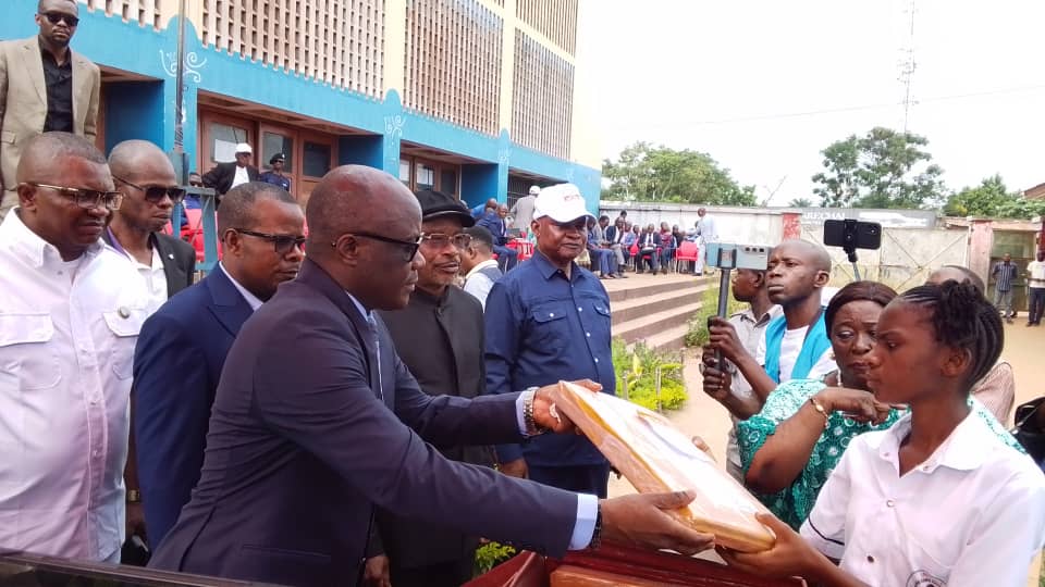 Mbandaka : plus de 13.000 finalistes, dont des élèves pygmés, prennent part aux épreuves de dissertation de l’Examen d’État