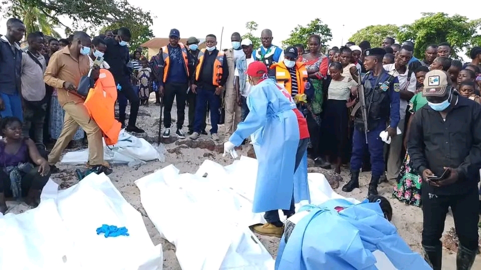 Mai-Ndombe : Le Gouvernement provincial déploie une équipe de crise pour le naufrage sur le lac