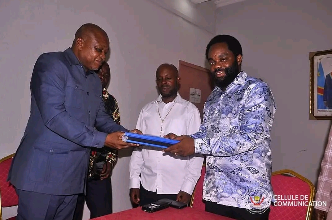 Kwango : le Gouverneur Willy Bitwisila dépose le projet d’édit budgétaire 2026, Estimé à 338 milliards FC à l'assemblée provinciale