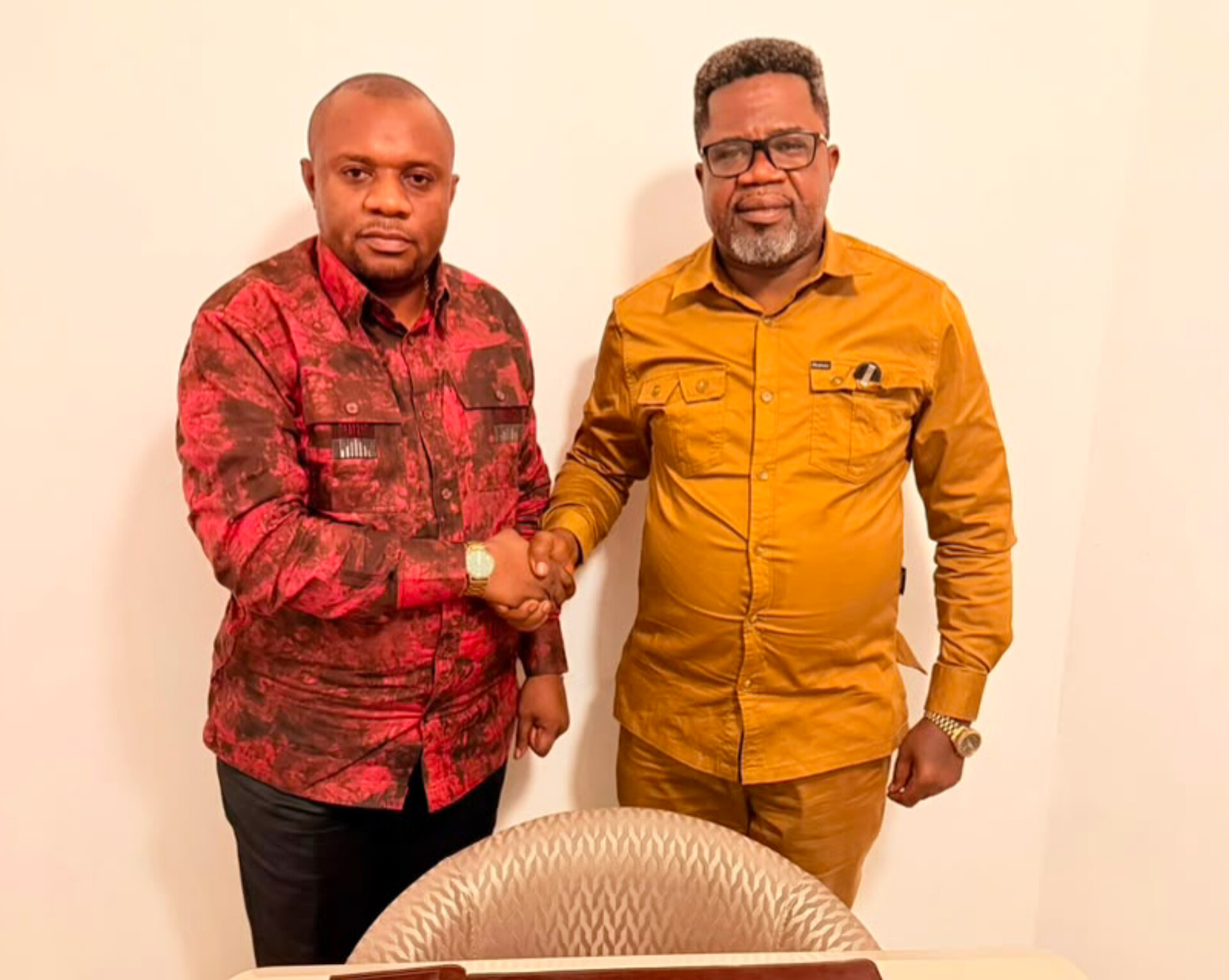 RDC : le vice-président de l’Assemblée provinciale du Kwilu Serge Maseka échange avec le DG de TRANSCO autour des enjeux de développement