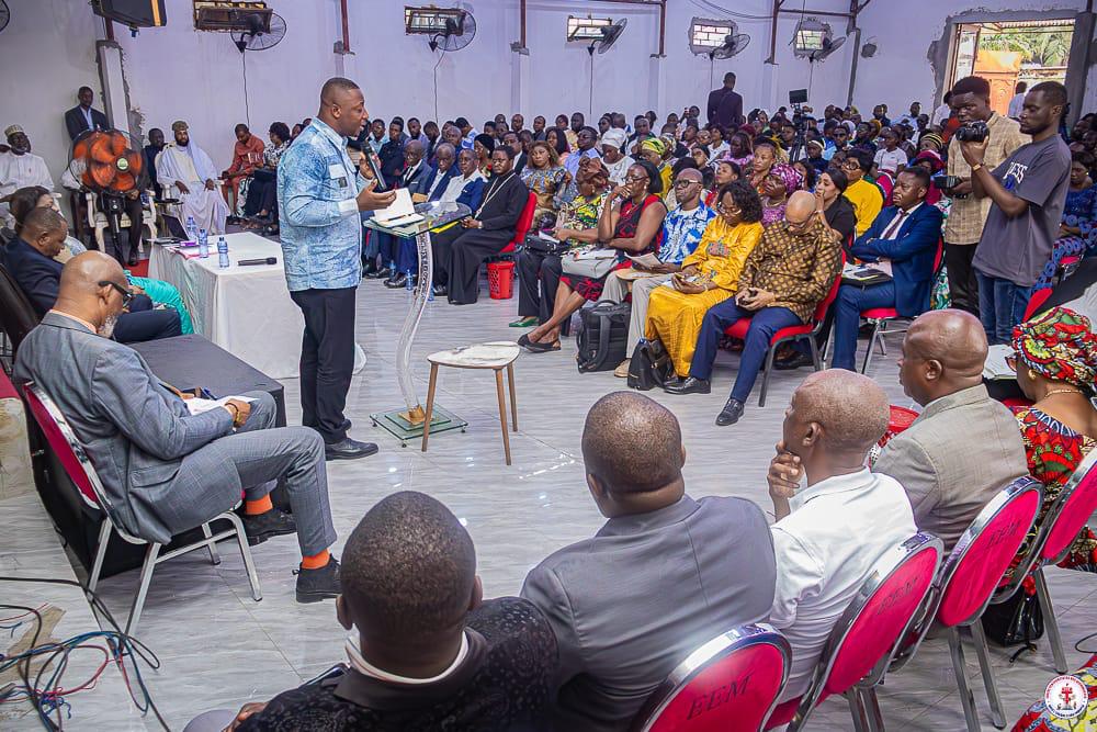 Kinshasa : Claude Mbuyi mobilise la jeunesse religieuse autour des réformes constitutionnelles