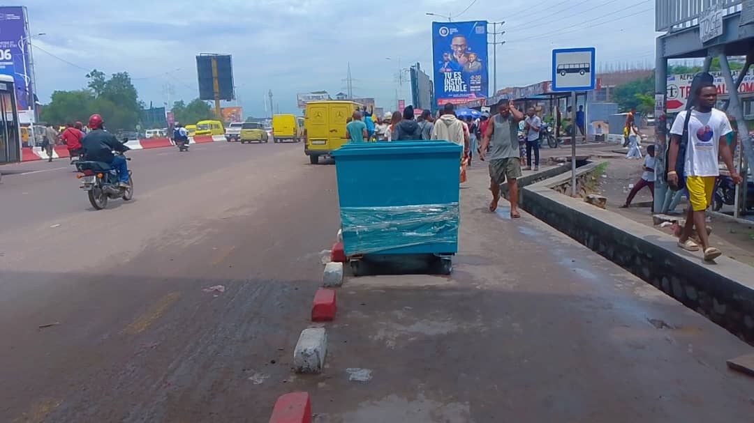 Kinshasa : l'hôtel de ville renforce son plan d’assainissement, des nouvelles poubelles et brigades déployées