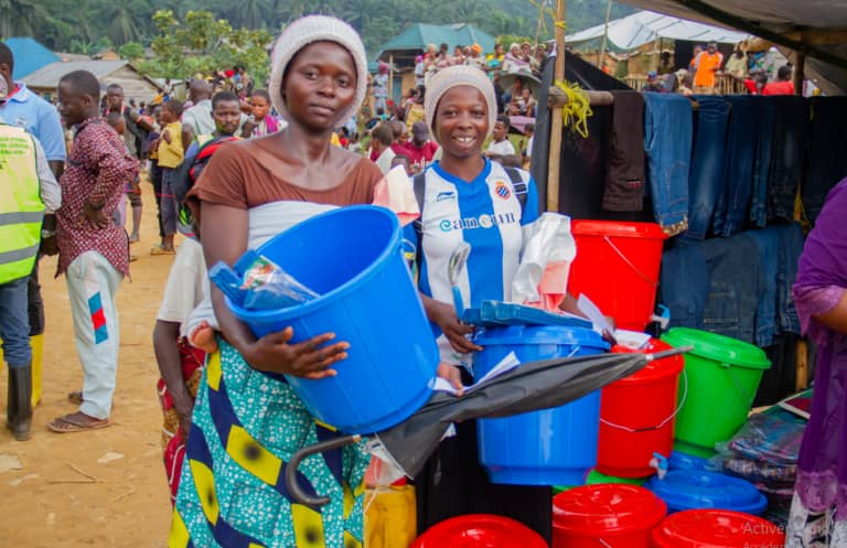 Sud-Kivu : l'UNICEF distribue des kits Wash aux populations affectées par la crise sécuritaire à Kamanyola