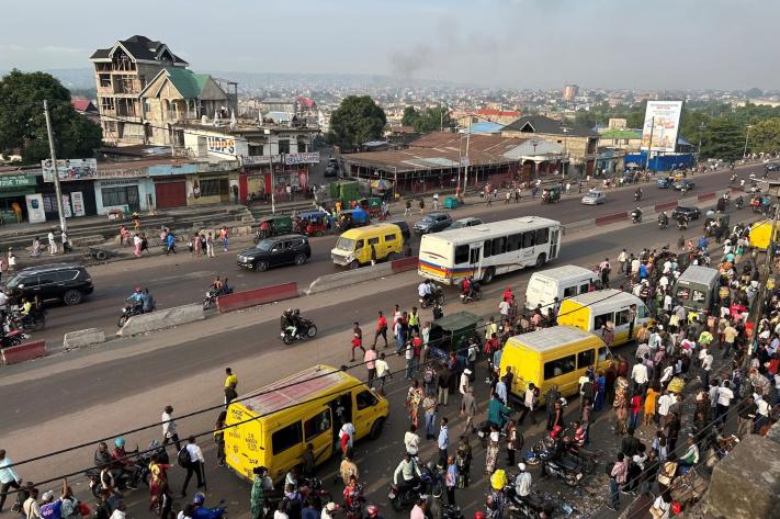Kinshasa : grève des chauffeurs de taxis-bus, la circulation partielle et hausse des tarifs sur plusieurs axes de la ville
