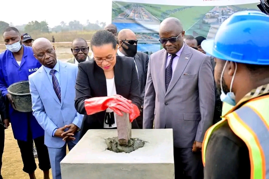 RDC : Raïssa Malu pose la première pierre du futur Centre d’excellence de l’Inspection générale à Maluku