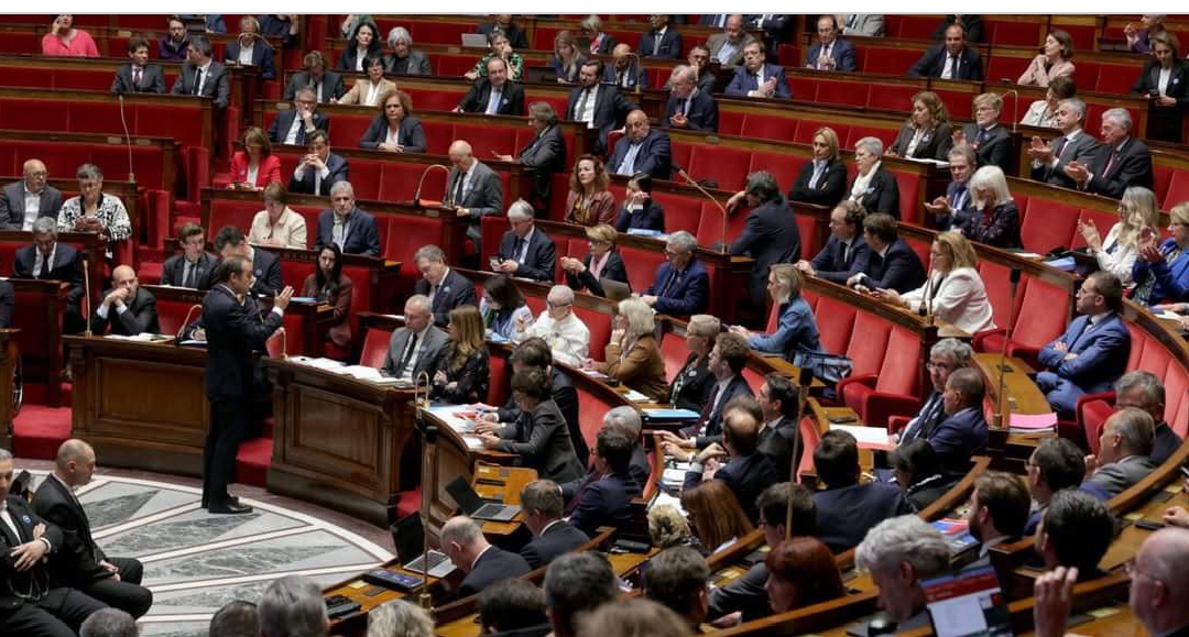 France : le Parlement adopte définitivement la loi sur la restitution des biens culturels pillés durant la colonisation