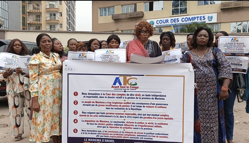 Kinshasa en sit-in devant la cour des comptes, les femmes de la province du Maniema réclament une décision exemplaire dans le procès du gouverneur Moïse Moussa