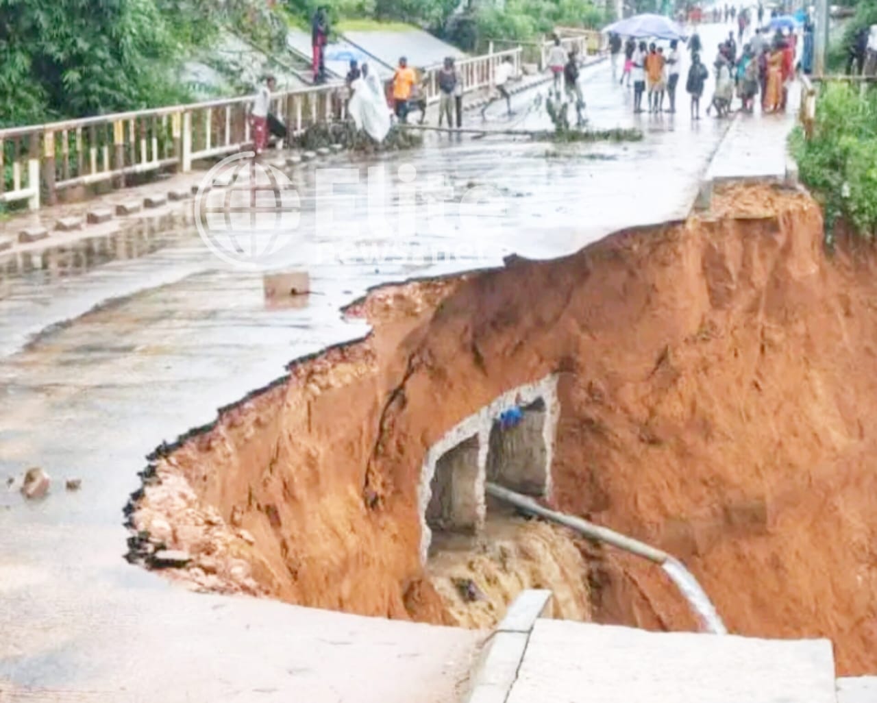 Kwilu : un ravin mystérieux coupe un axe majeur à Kikwit après de fortes pluies, à la veille d'une visite présidentielle