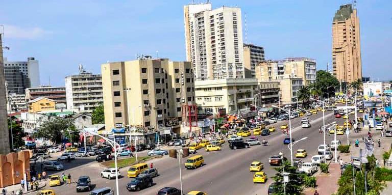 Kinshasa : 1 USD se change à 2 100 FC au centre-ville ce mercredi