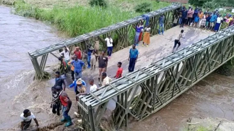 Kelehe : Des fortes inondations fragilisent le pont Kaboy et menacent l'accès à Minova