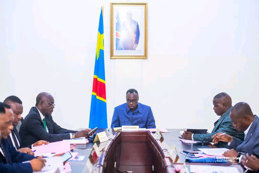 Kasaï Oriental : remaniement du gouvernement provincial par le gouverneur Jean-Paul Mbwebua Kapo