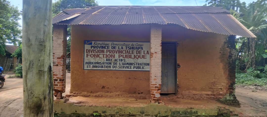 Tshuapa : Les fonctionnaires se préoccupent de l’état alarmant du bâtiment de la division provinciale de la fonction publique