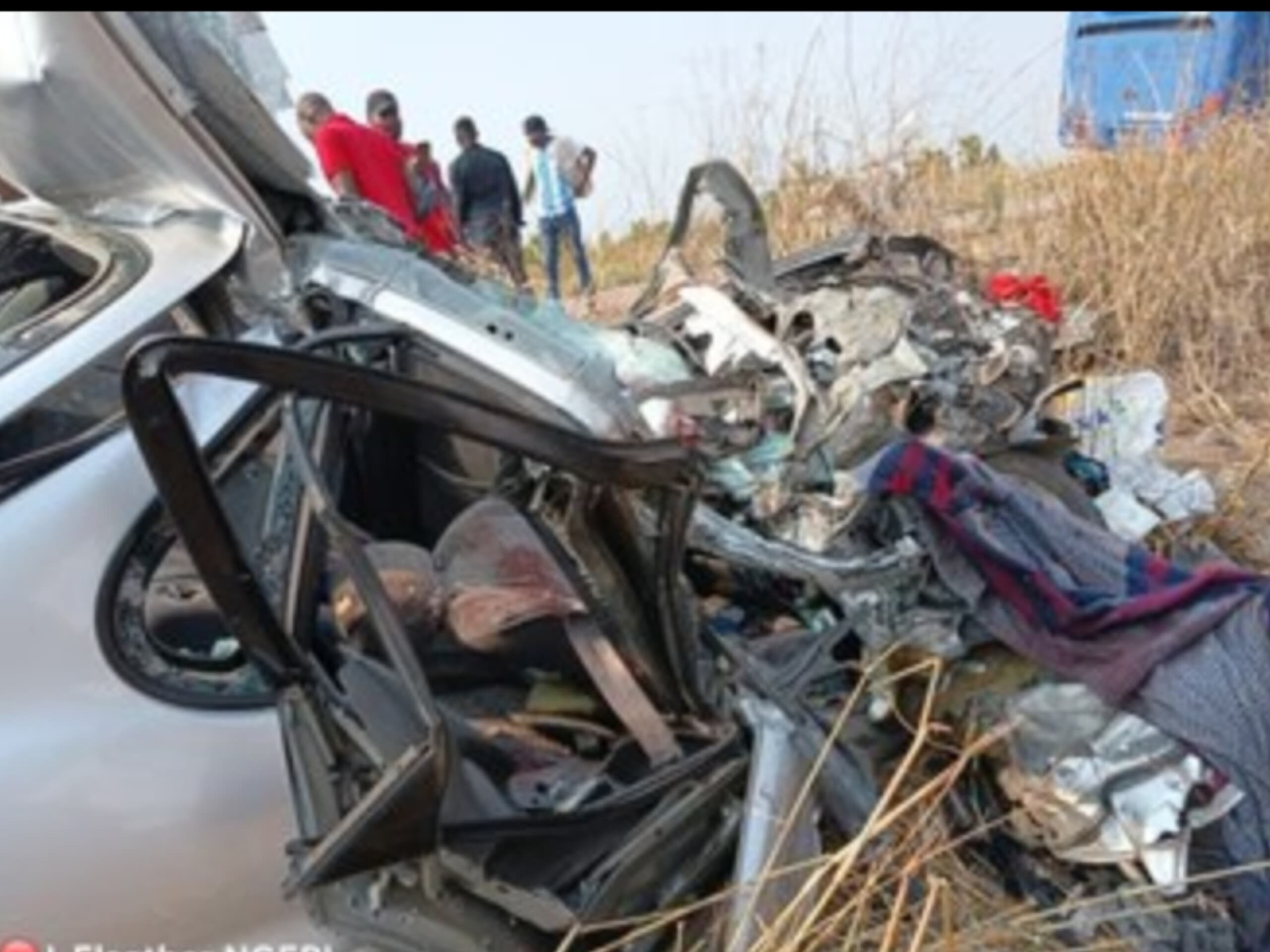 Kwango : sept morts dans une violente collision entre un bus et une voiture sur la RN1