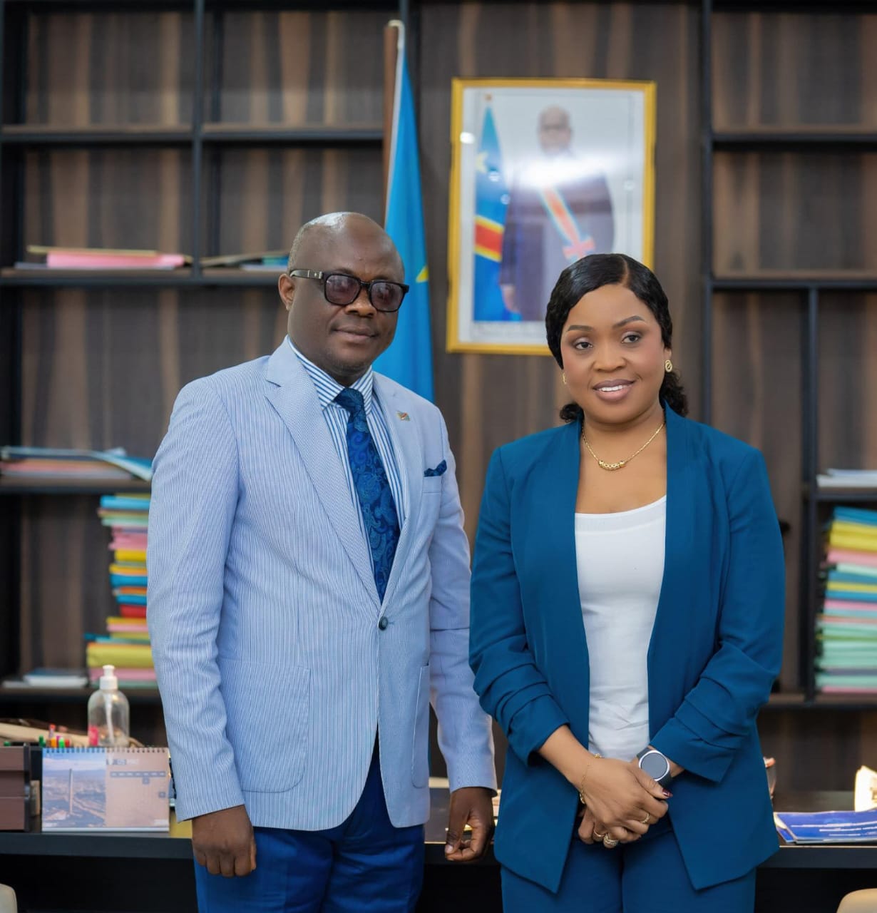 RDC : le dossier des enseignants non rémunérés du territoire d''Ango au cœur d'un échange entre le vice de l'Education nationale Théodore Kazadi et la député nationale Grâce Neema