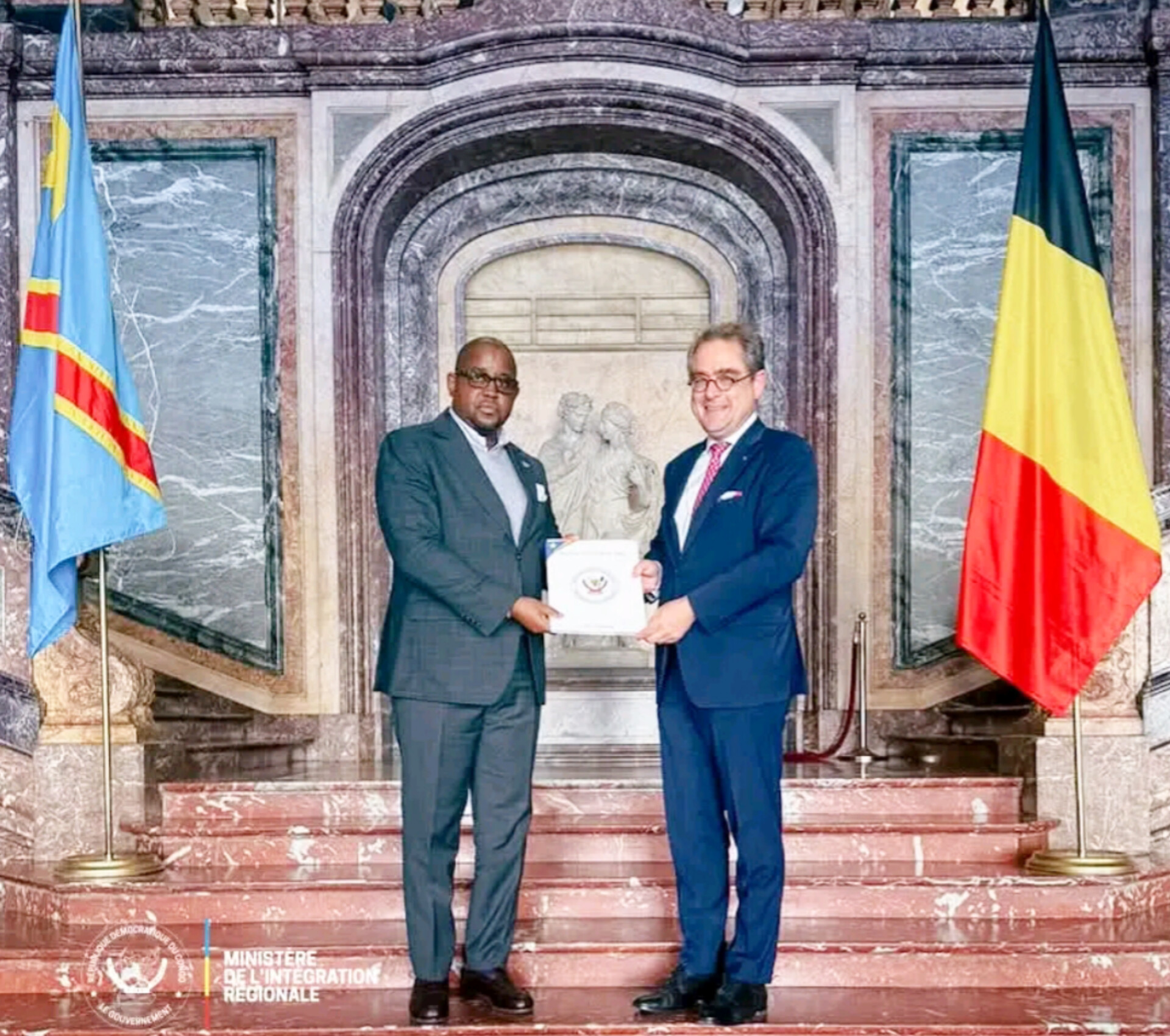 Bruxelles : Floribert Anzuluni présente le message de Félix Tshisekedi pour la paix dans les Grands Lacs, au ministre belge des affaires étrangères