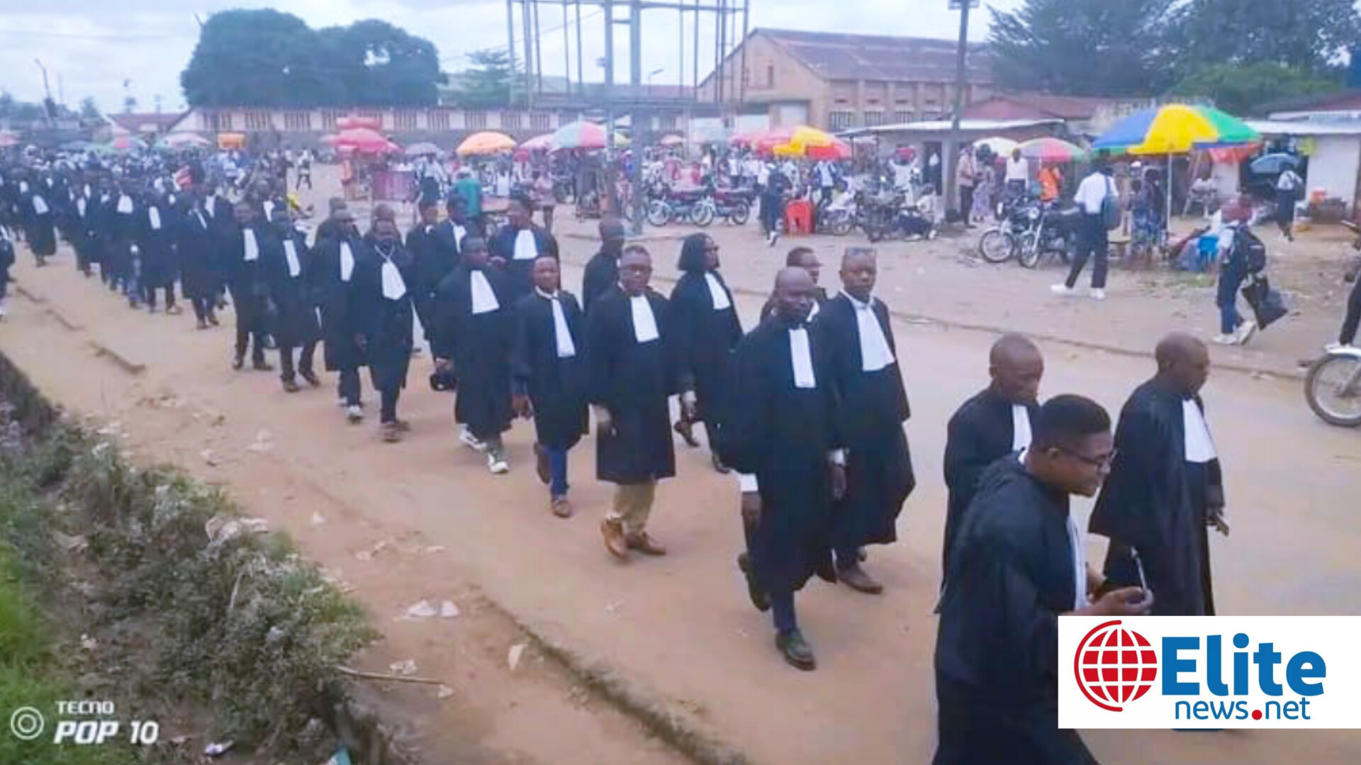 Kasaï-Central : les avocats du Barreau de Kananga marchent pour réclamer le respect de leurs droits professionnels face à la PNC