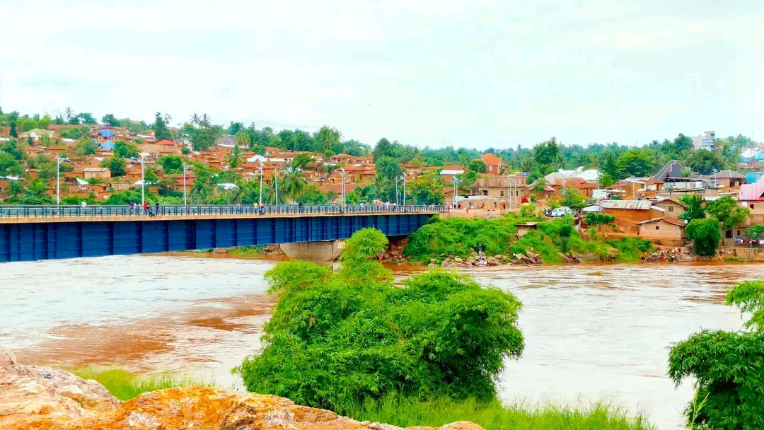 Tshikapa : collision meurtrière au pont Kasaï, trois morts dans un accident de circulation