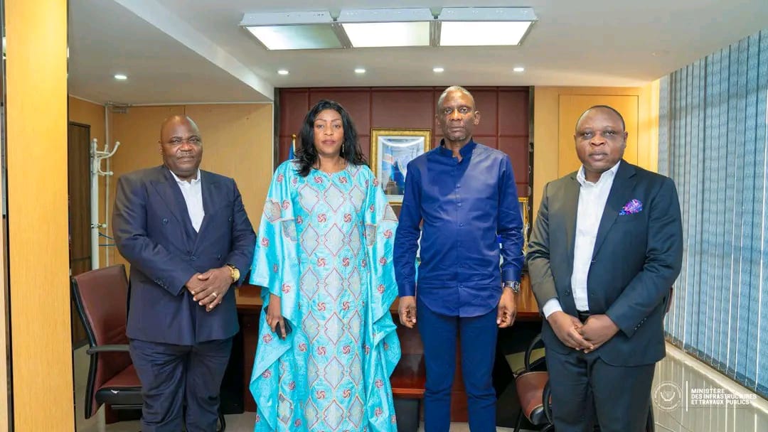 RDC : Le député national Bertos Kabey plaide pour la modernisation de la RP820 Lomami-Lualaba chez le ministre des ITPR à Kinshasa