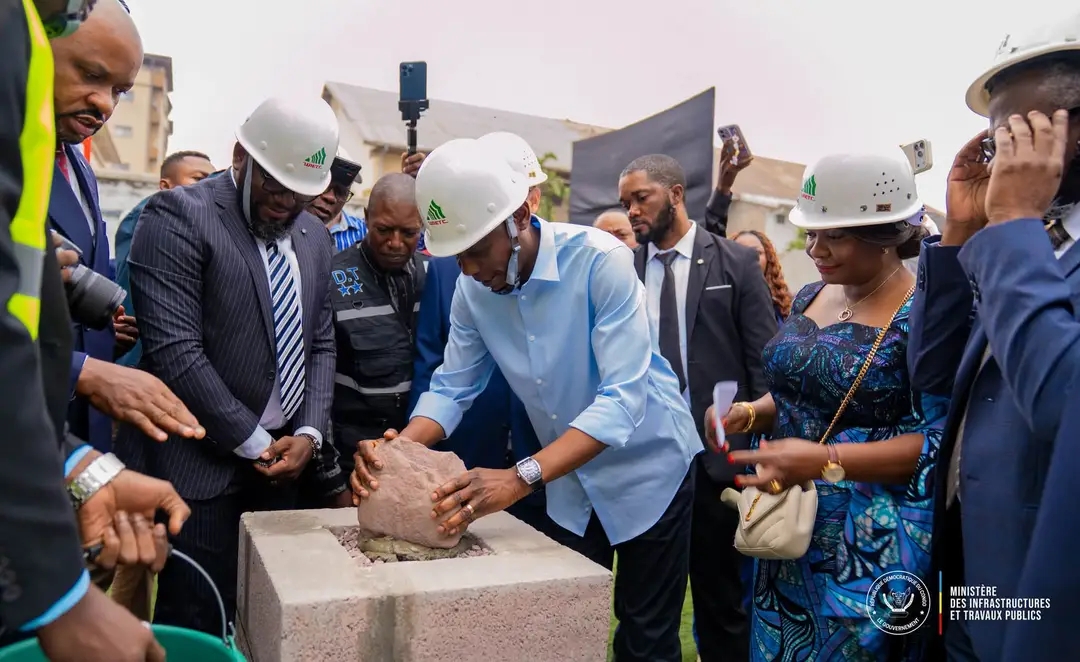 RDC : John Banza lance la construction du futur siège ultramoderne du FONER, un investissement de 13,7 millions USD