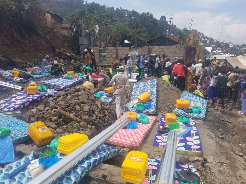 Bukavu : Mireille Kasahere apporte son soutien aux victimes de récentes incendies à Kadutu