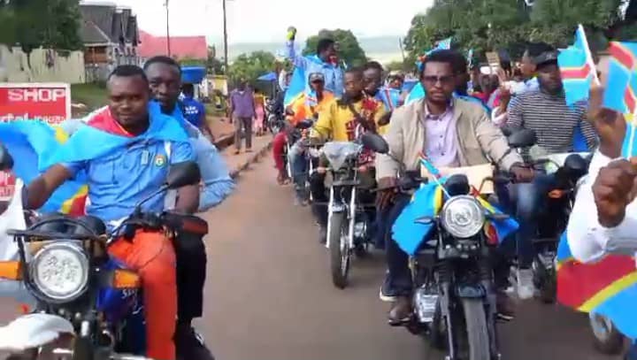 Kasaï : Arrivée de la ministre Grâce Kutino,les jeunes en caravane motorisées dans les rues de Tshikapa