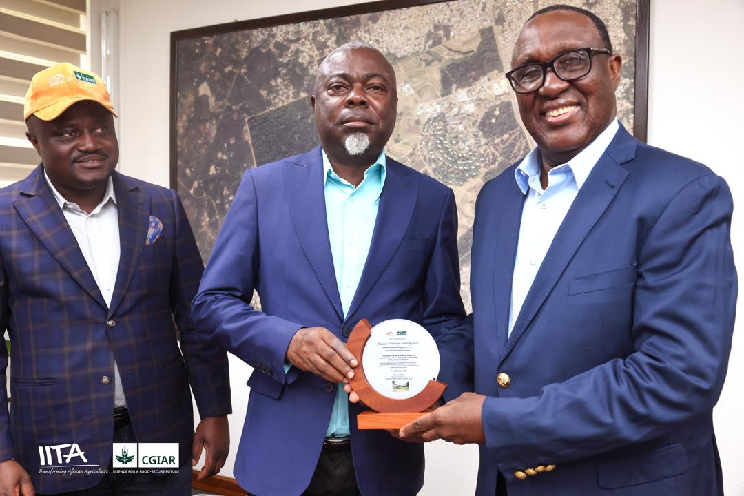 Kasaï : le ministre provincial Jacob Pembelongo décerné d’un Trophée de mérite par l'Institut international d'agriculture à Ibadan, au Nigeria