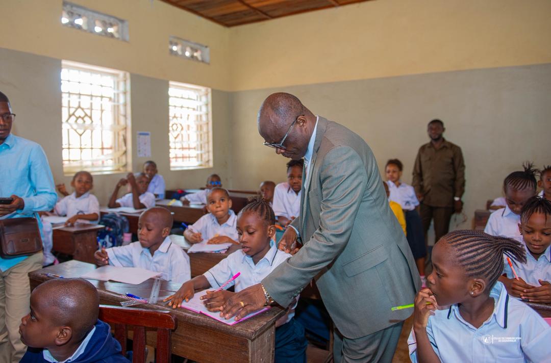 Rentrée scolaire 2026-2027 : à Kisangani, le vice-ministre Théodore Kazadi sensibilise la communauté éducative contre les antivaleurs et Ebola